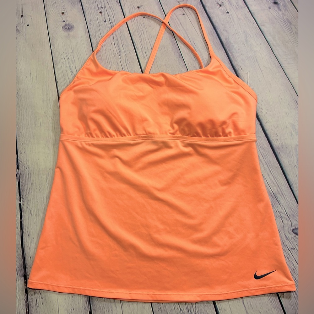 Nike Women Adjustable Cross Back Tankini Top in Crimson Pulse. Size Medium. NWT
